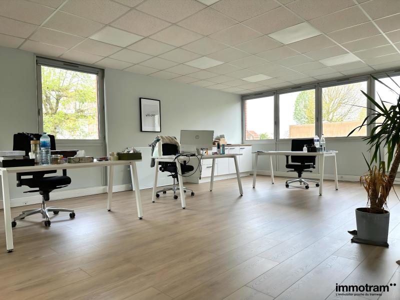 Achat Immeuble Marcq en Baroeul tramway Croisé Laroche - ref VI741 - 1